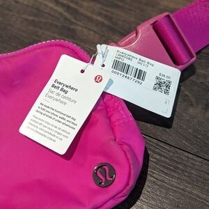 Lululemon Everywhere Belt Bag